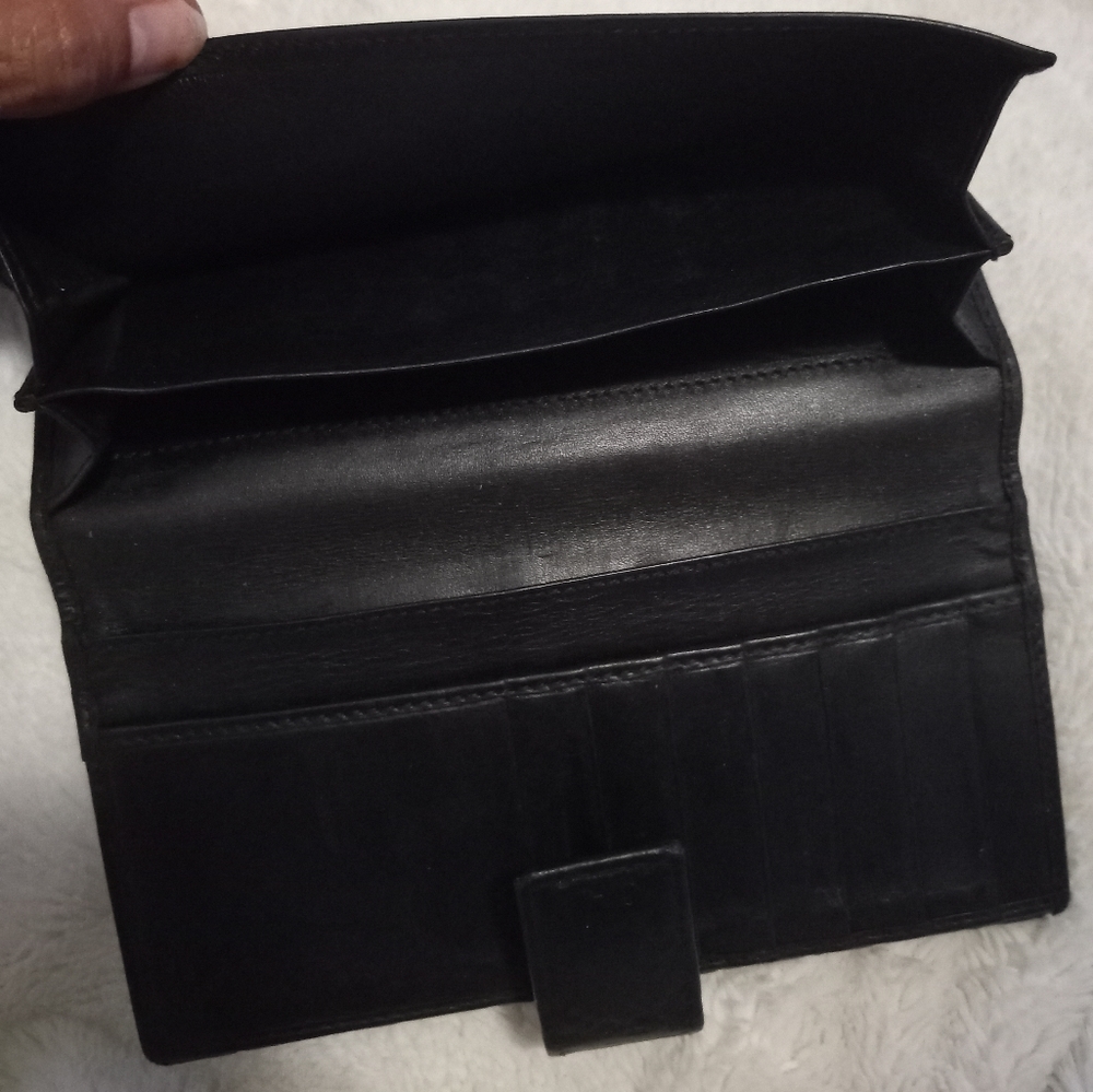 Authentic Gucci Wallet Of My Use In Good Conditio… - image 4